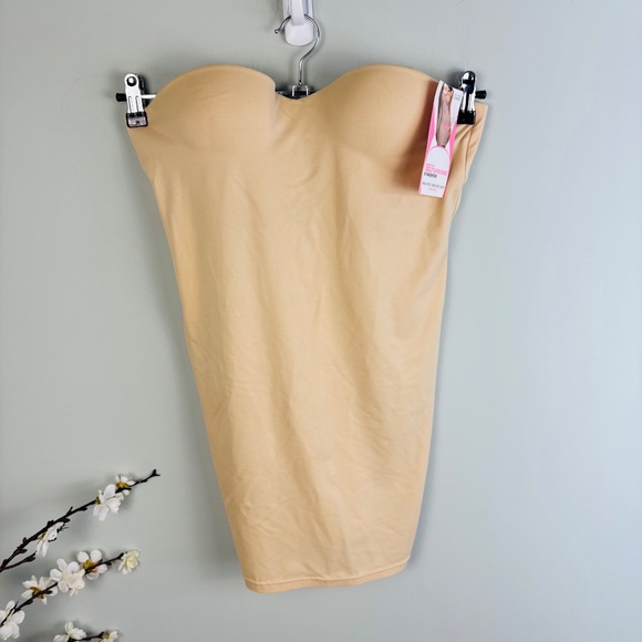 MaidenForm Firm Control Strapless Slip NWT Size 38B - Picture 2 of 5